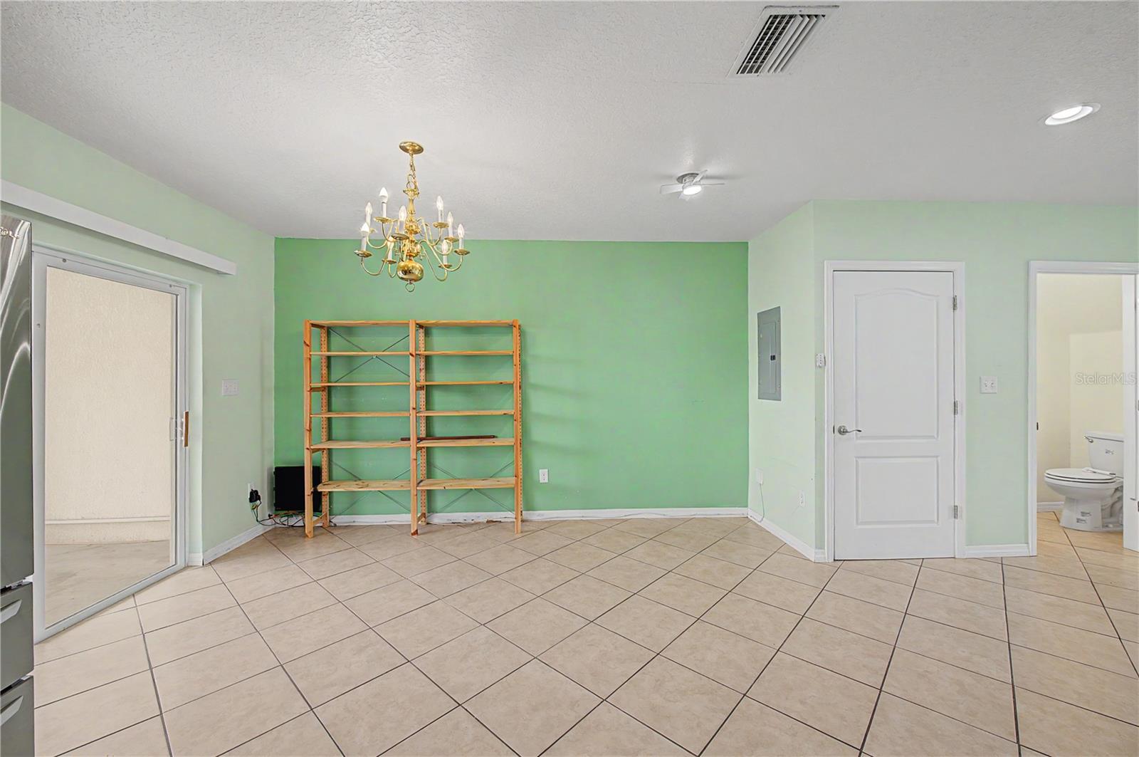 2106 PINE CHACE CT