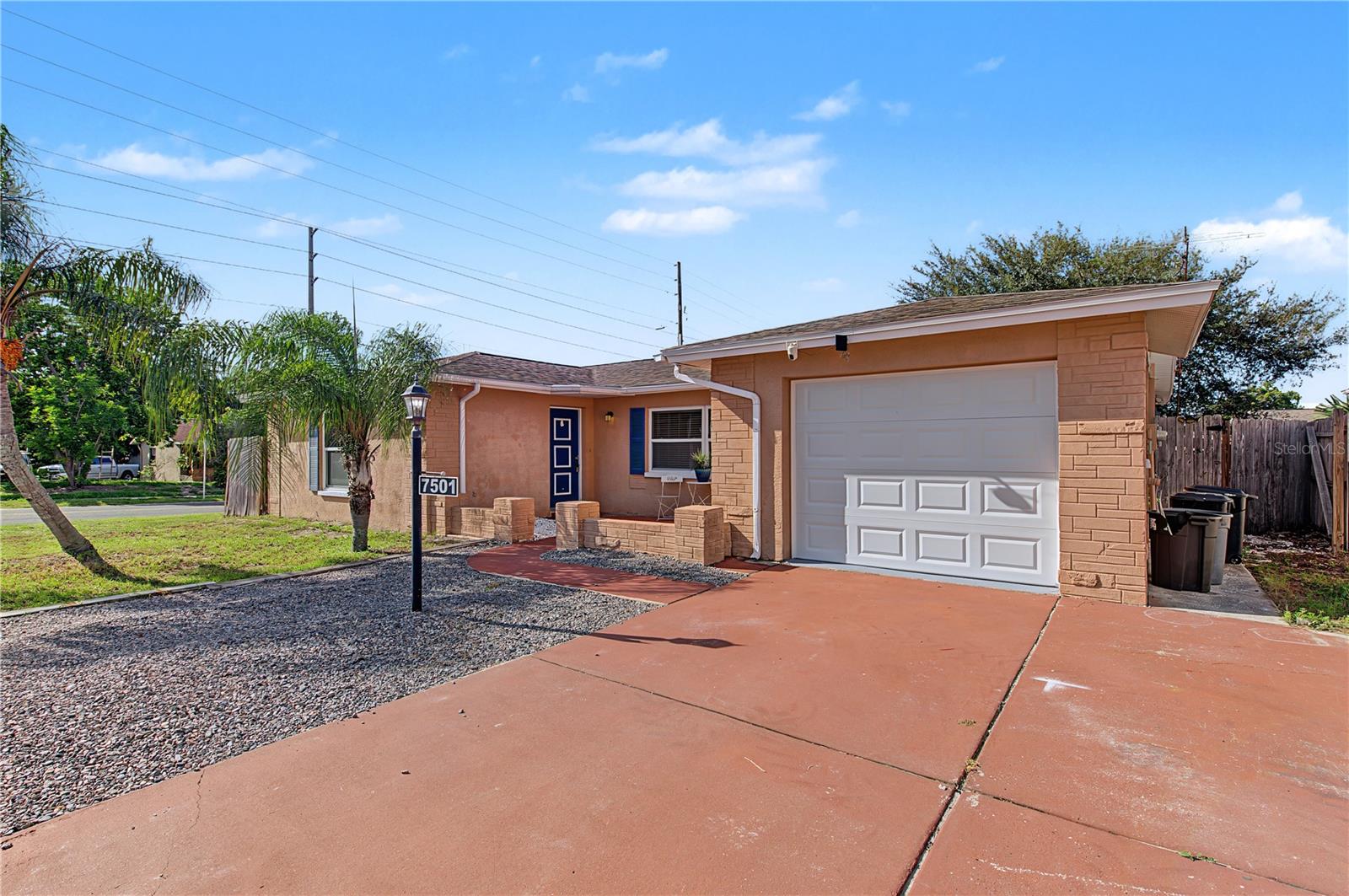 7501 FOXBLOOM DR