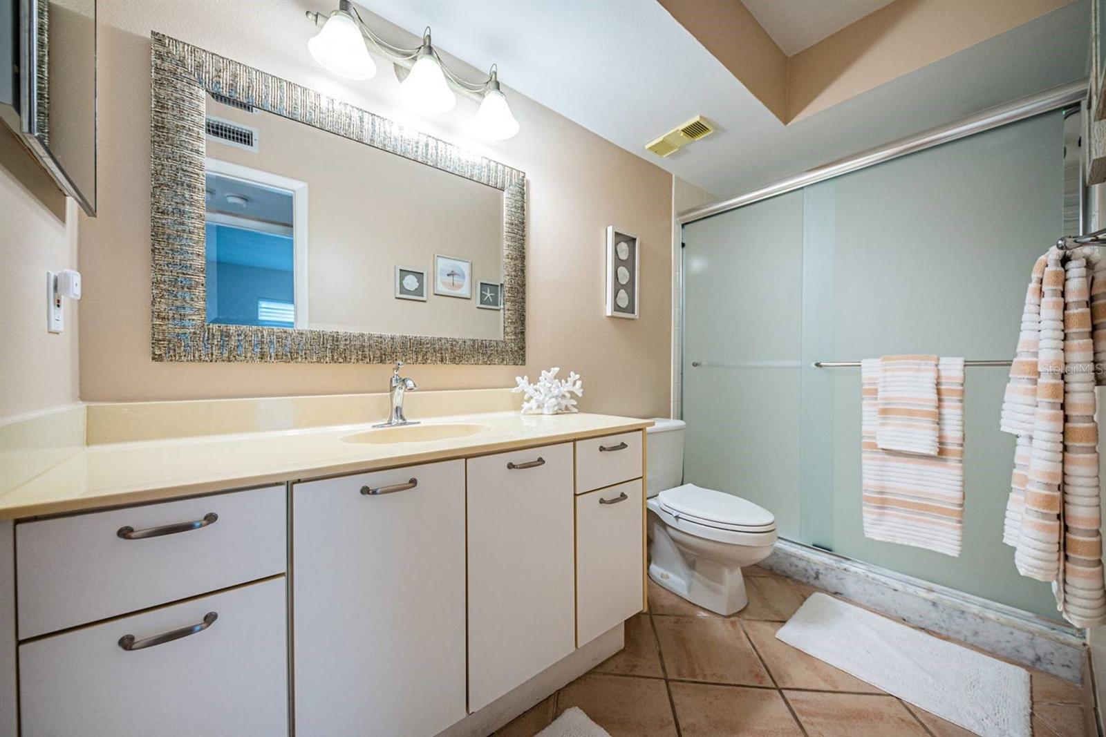 5701 BAHIA DEL MAR CIR #204