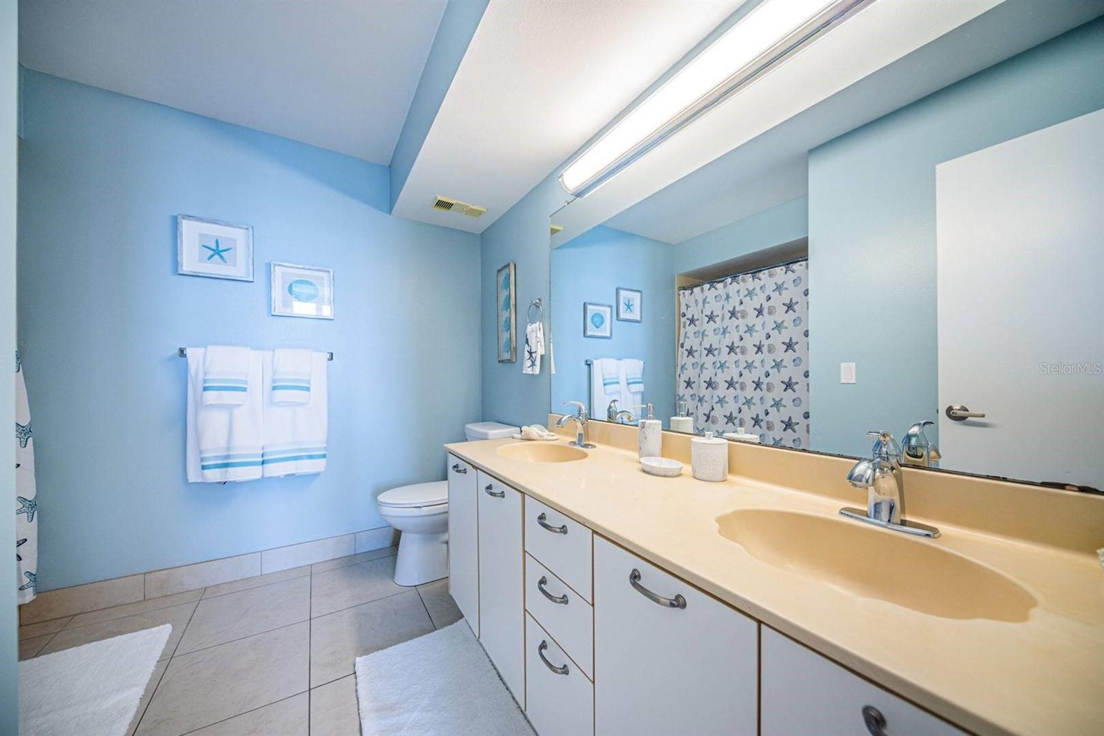 5701 BAHIA DEL MAR CIR #204