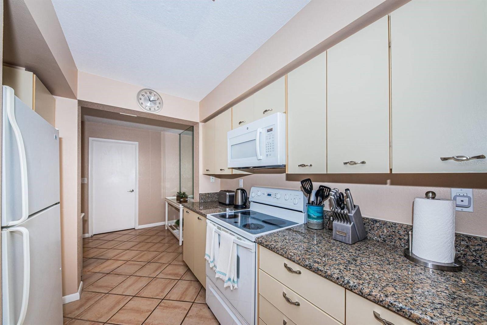 5701 BAHIA DEL MAR CIR #204