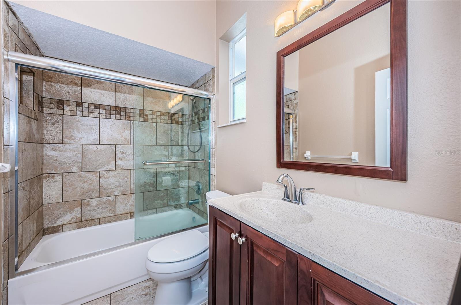 1032 ROSETREE LN
