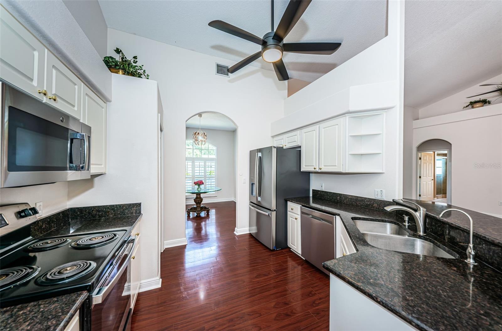 1032 ROSETREE LN