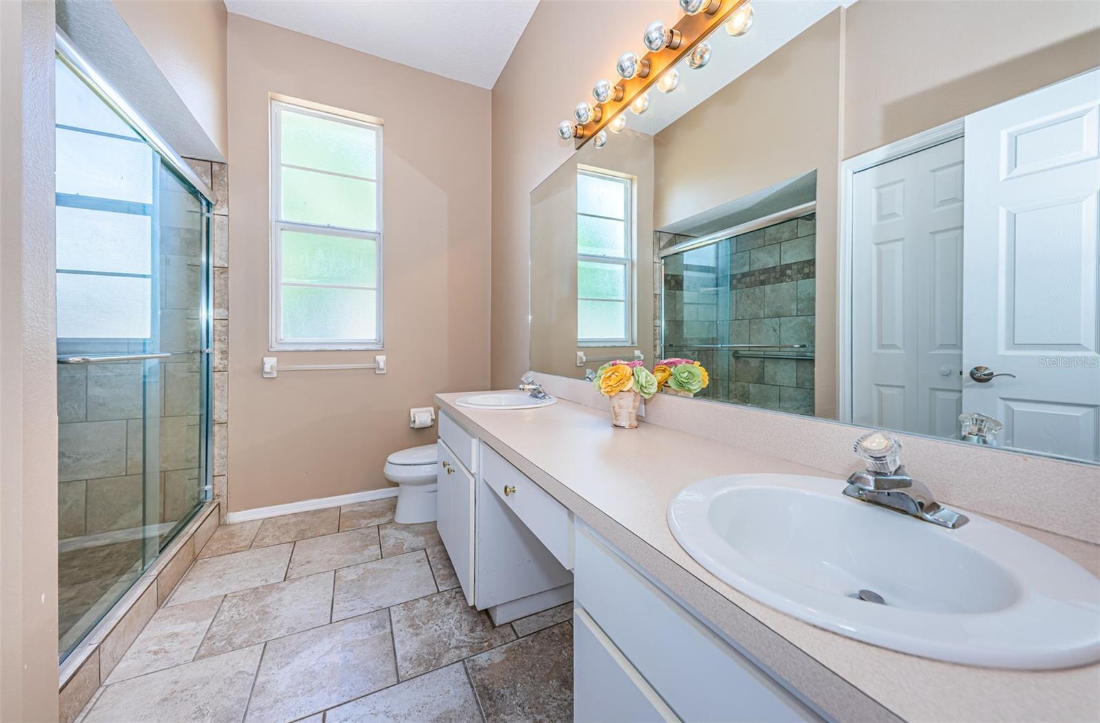 1032 ROSETREE LN