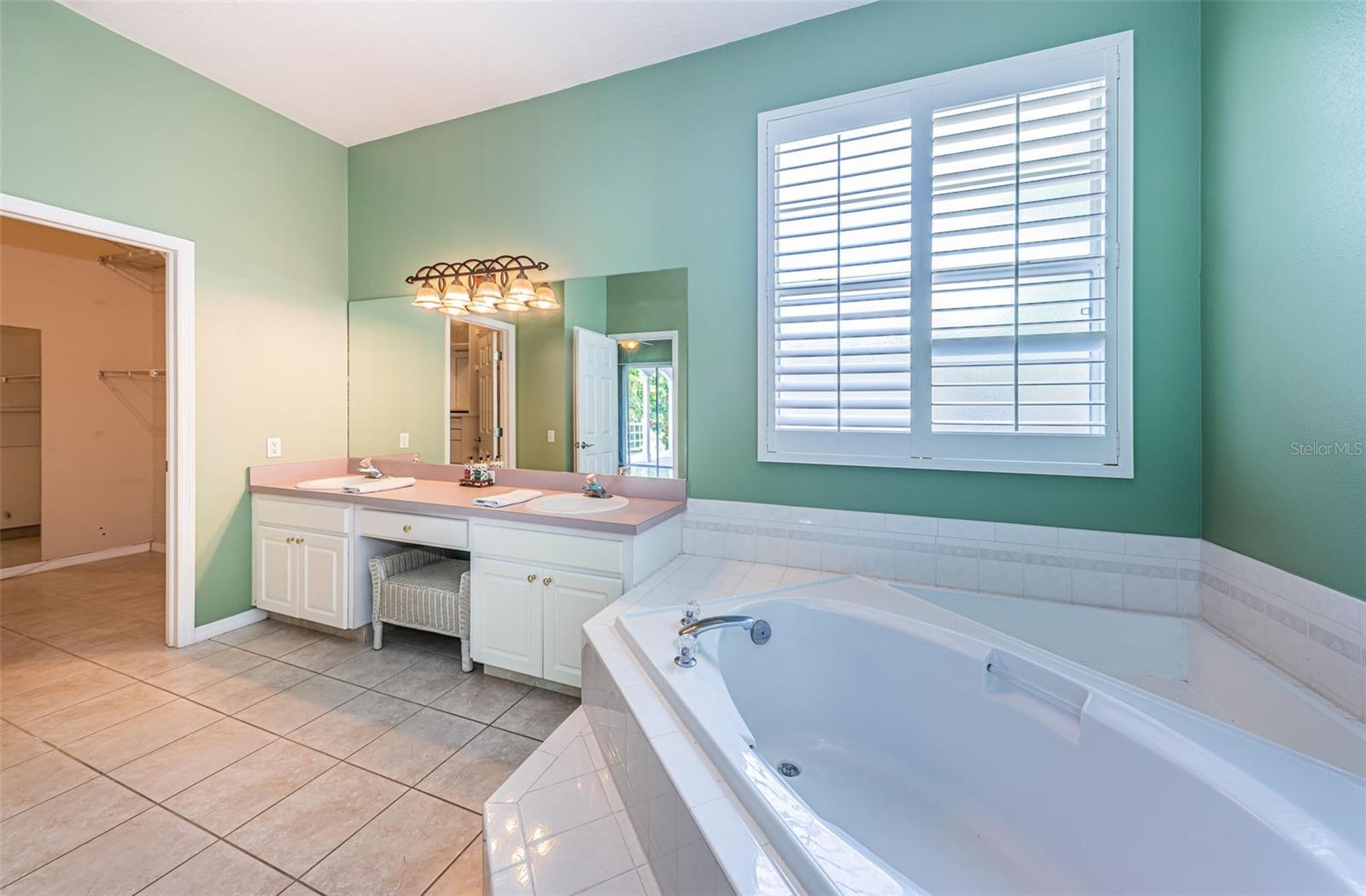 1032 ROSETREE LN