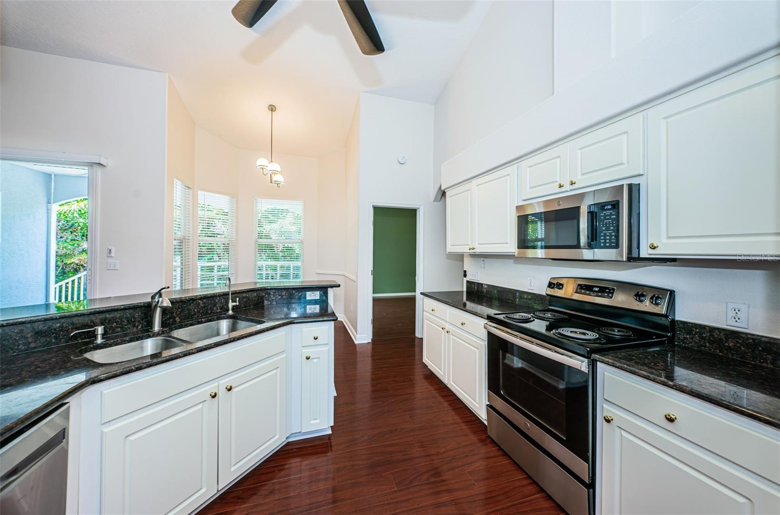 1032 ROSETREE LN