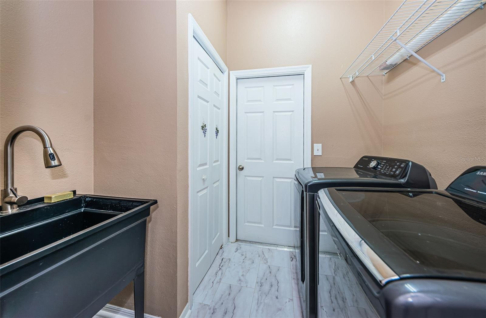 1032 ROSETREE LN