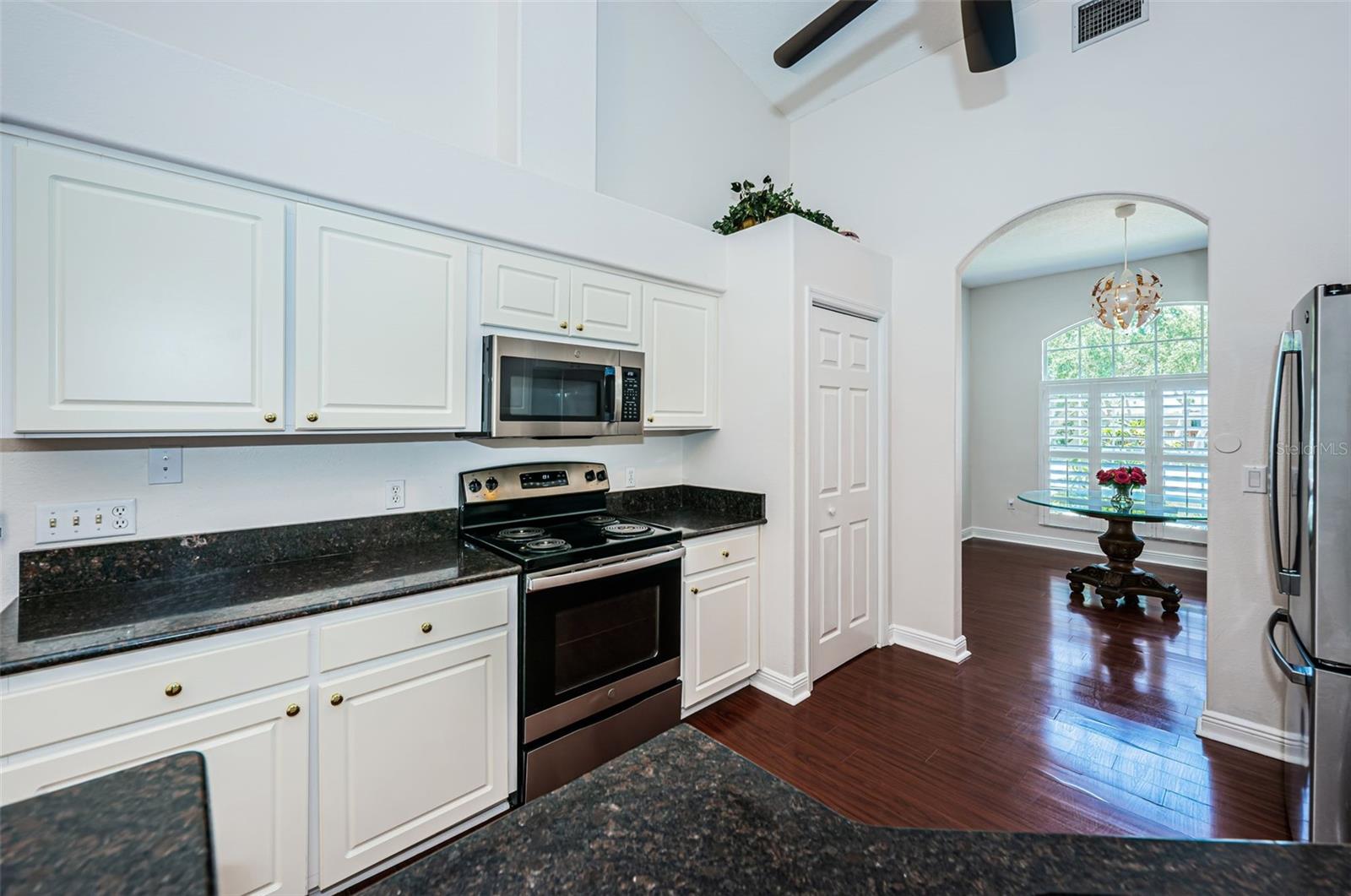 1032 ROSETREE LN