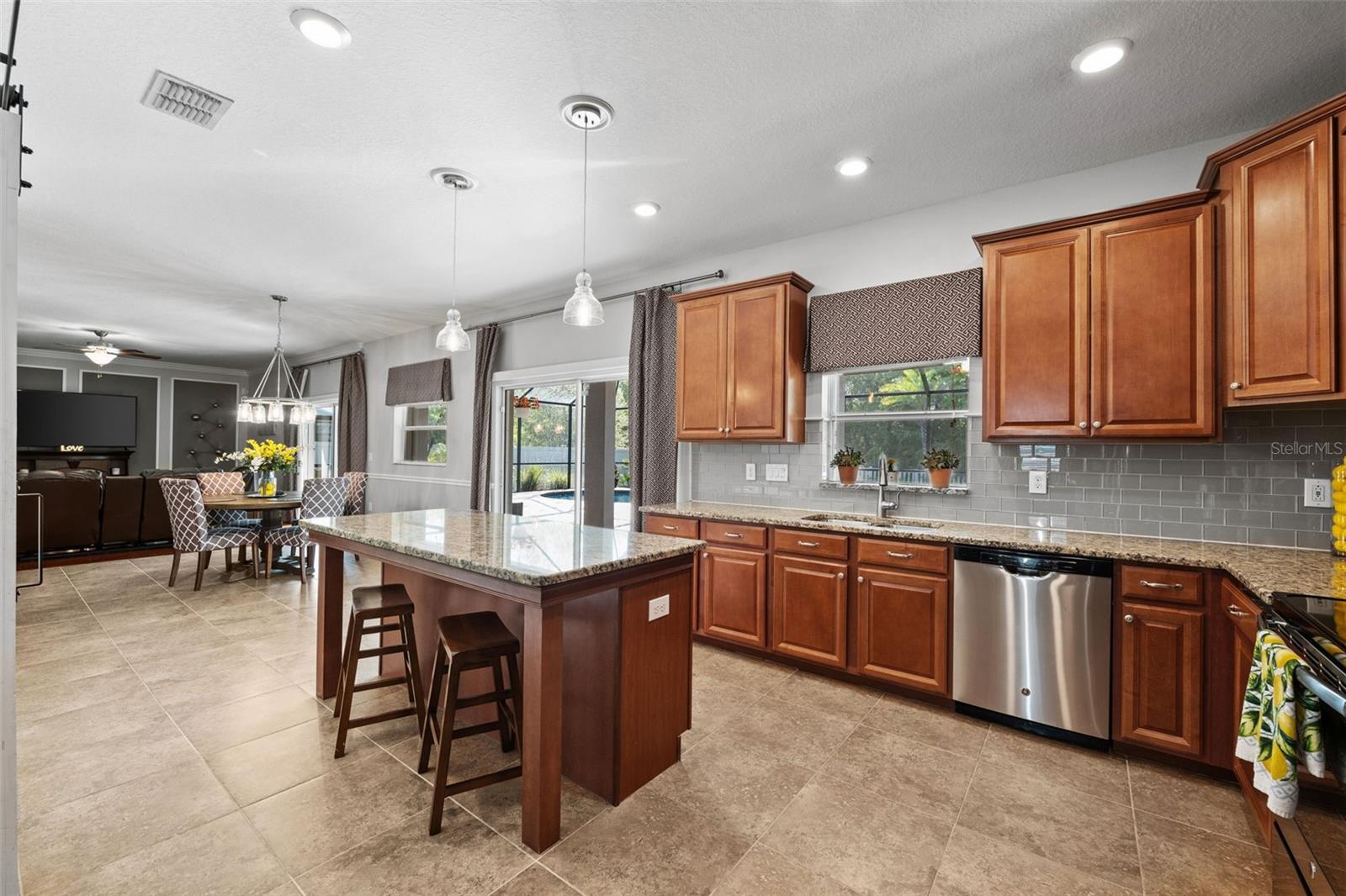 13812 CREST LAKE DR