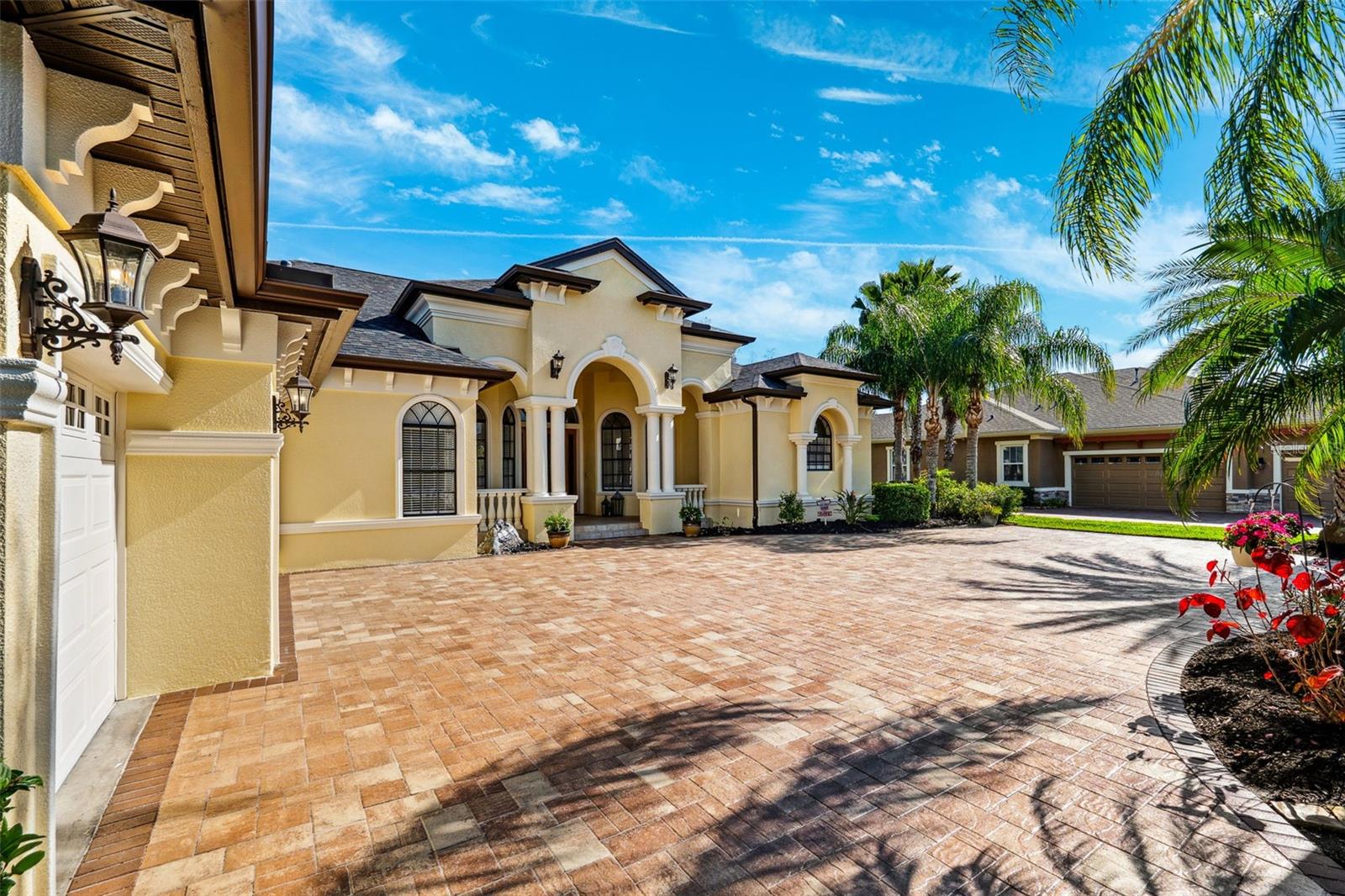 20200 LACE CASCADE RD