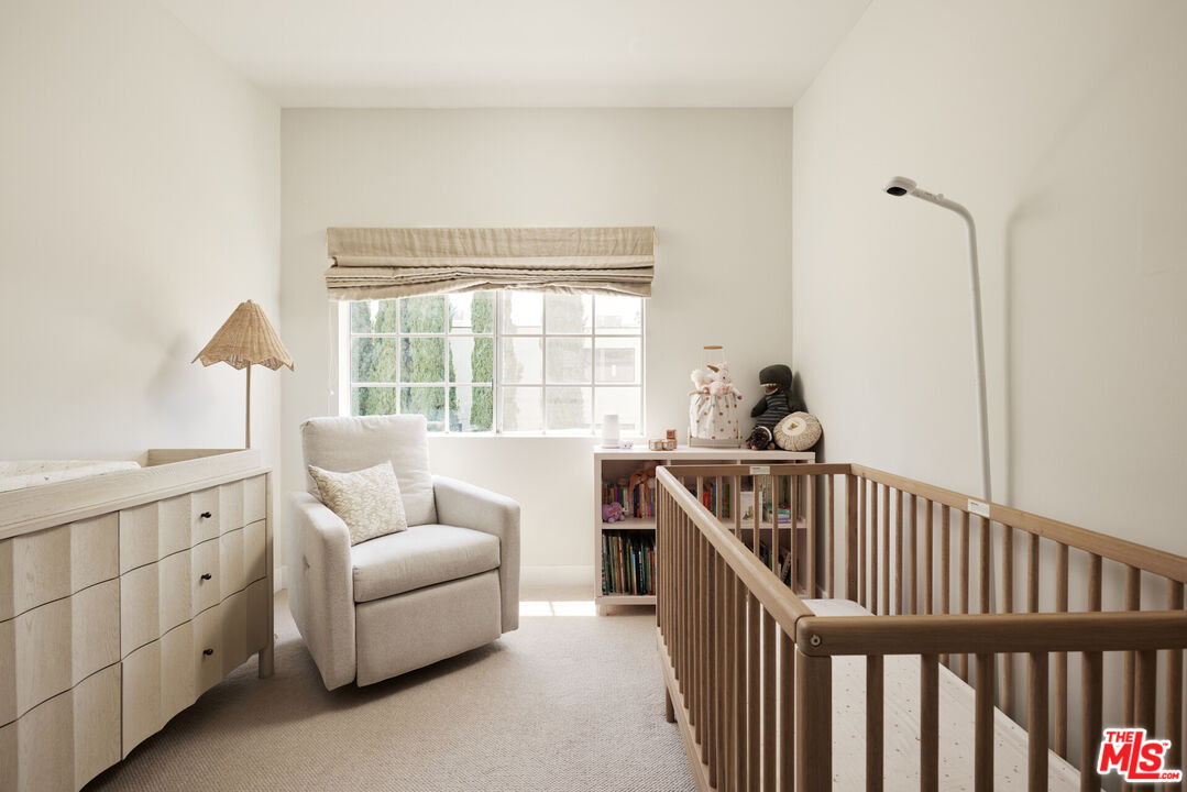 850 N Poinsettia Pl Unit: 4