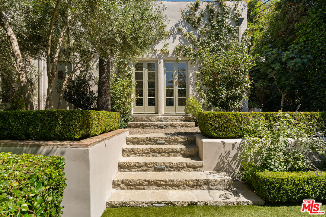 6026 Graciosa Dr