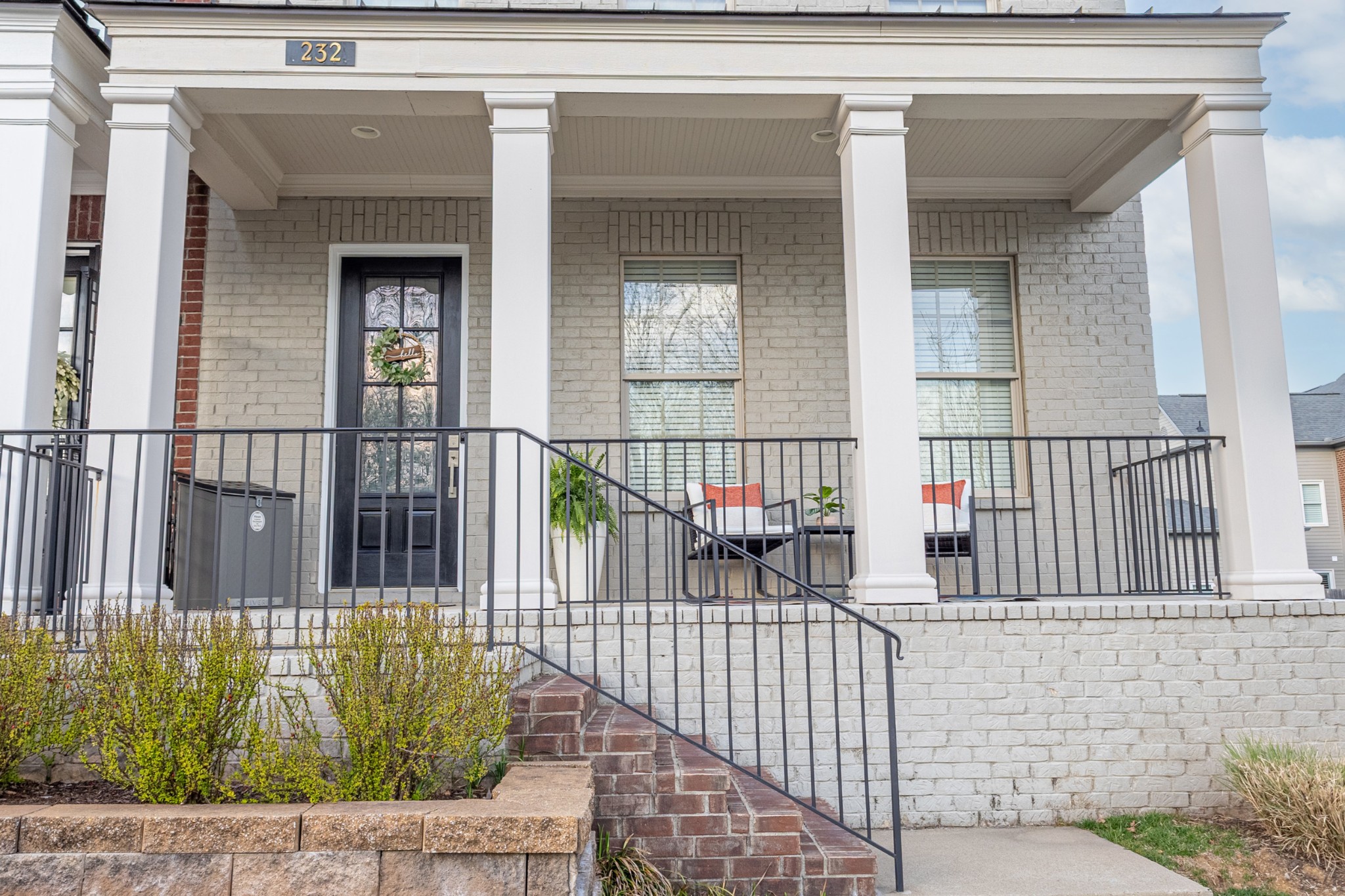 232 Gateway Ct