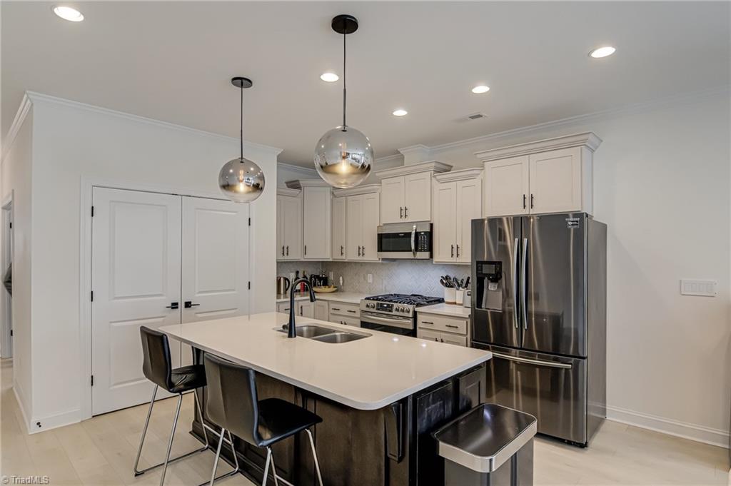 2707 Cottage Hill Lane, Winston-Salem