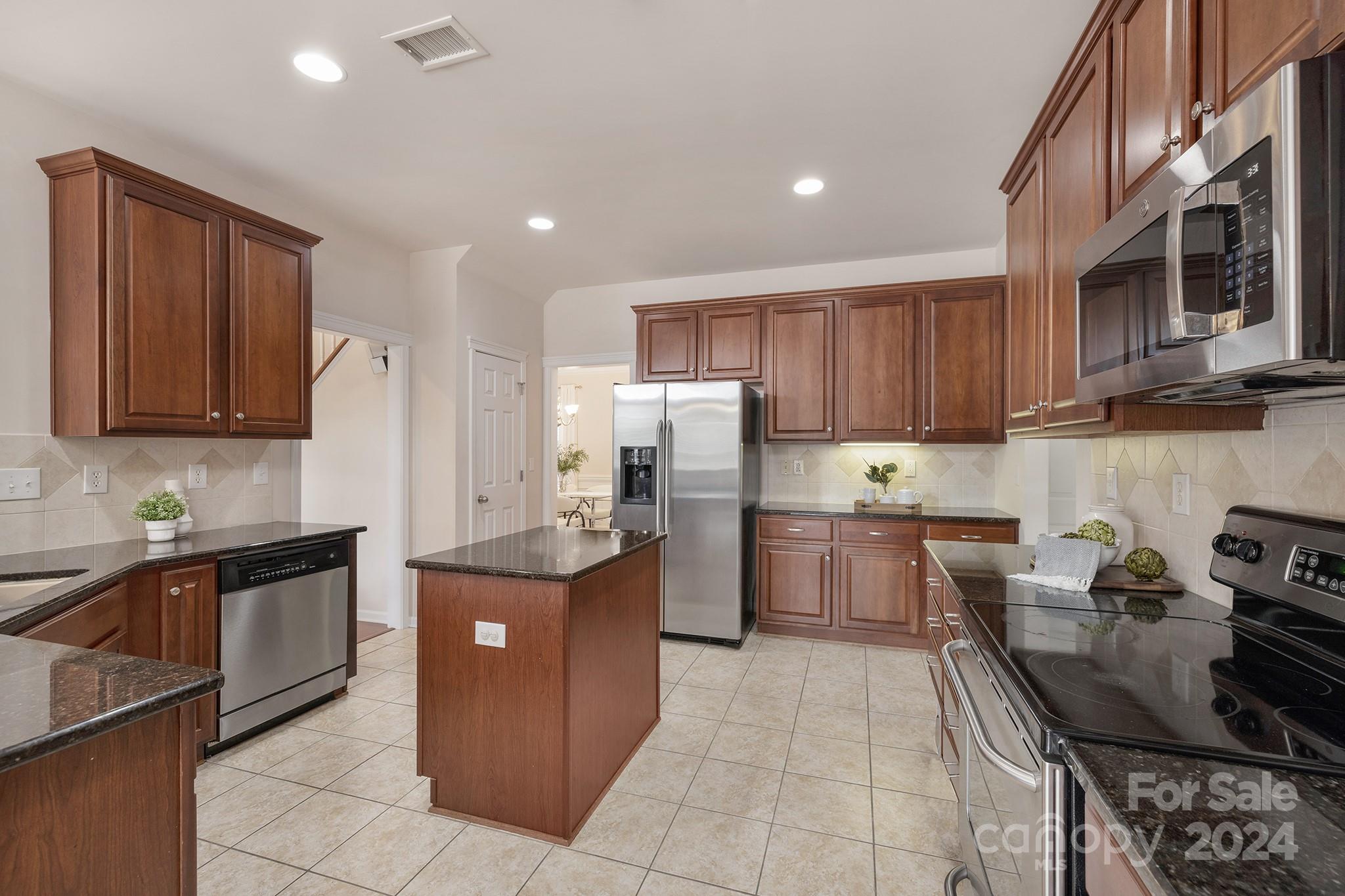 6207 Breckfield Court