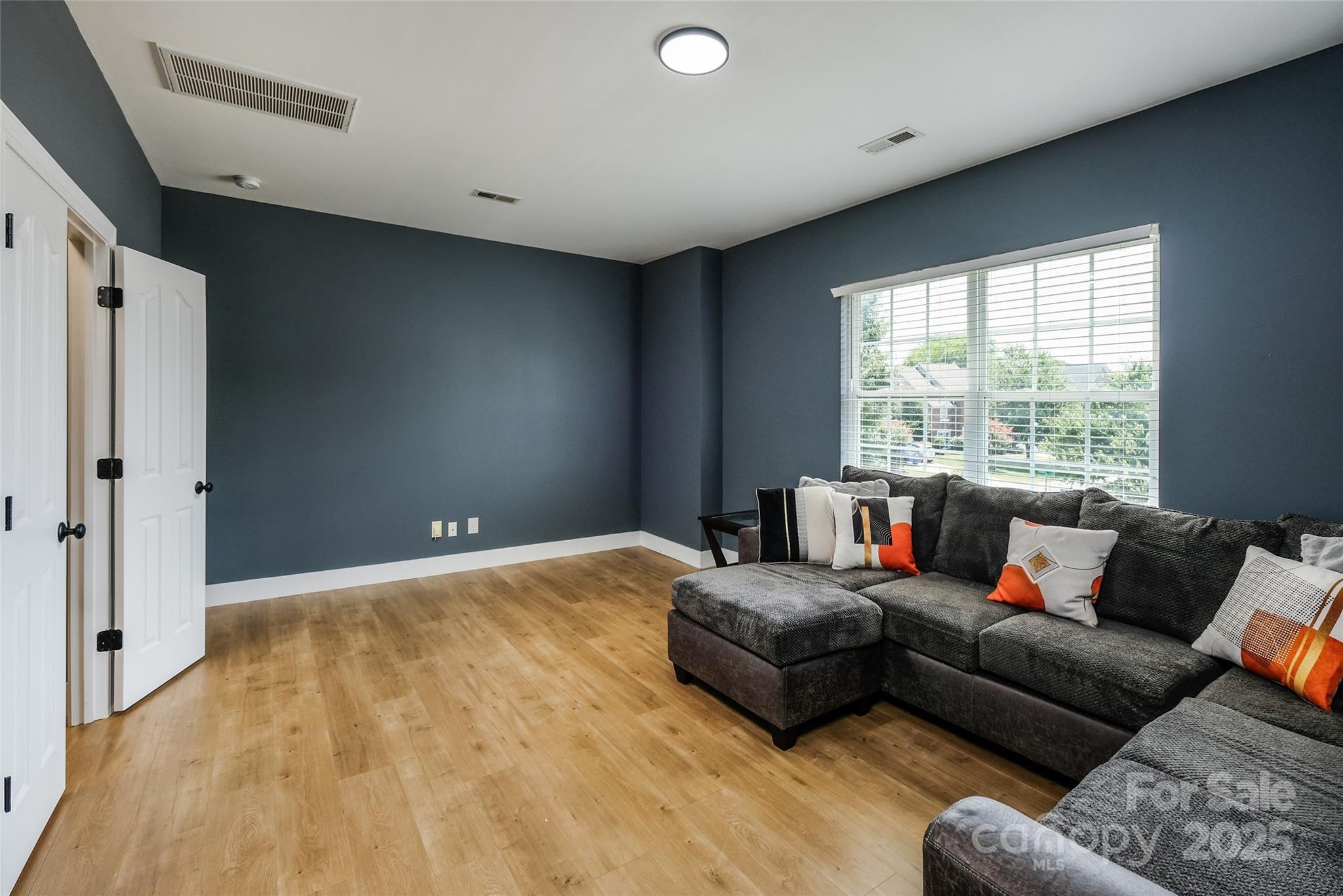 2002 Ledare Lane Unit: 70