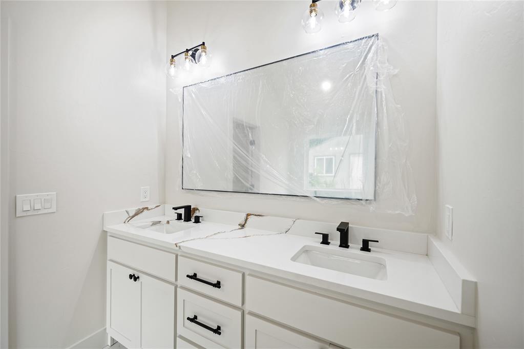 2705 NW 40th Street