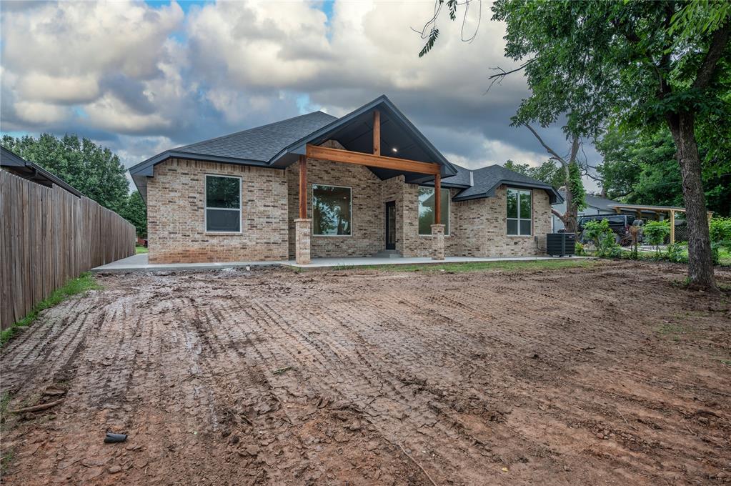2705 NW 40th Street