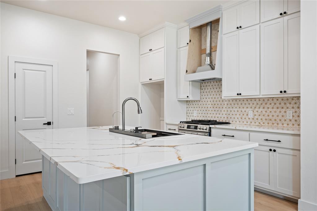 2705 NW 40th Street