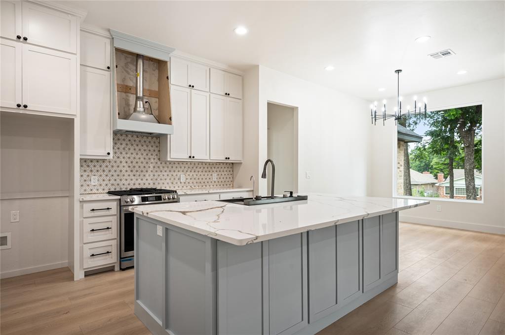 2705 NW 40th Street