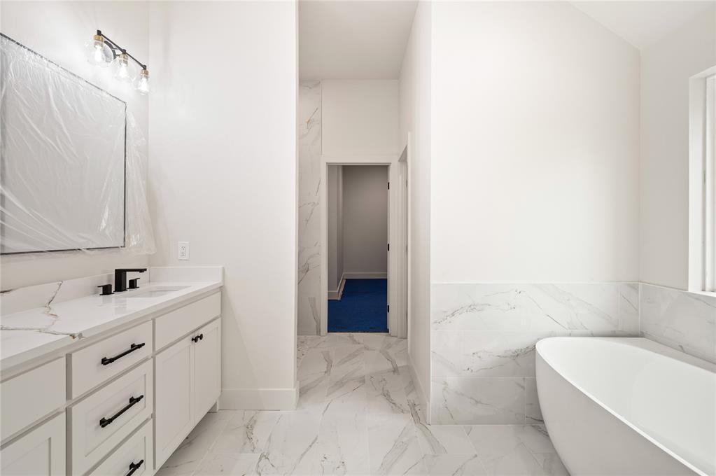 2705 NW 40th Street