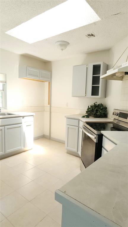 537 NW 114th Street