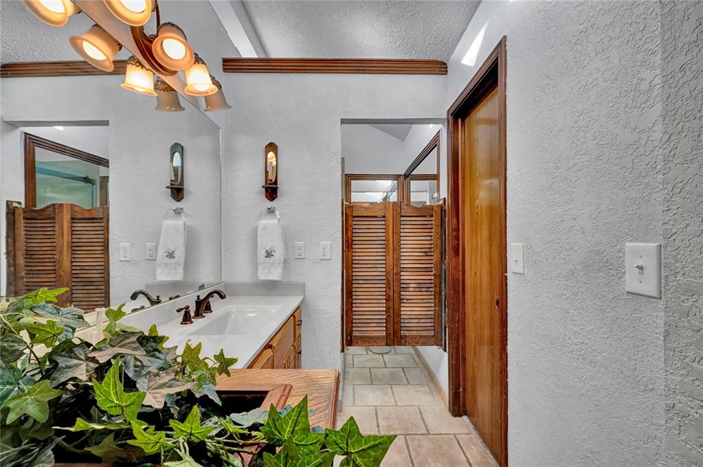 1008 SW 118th Place