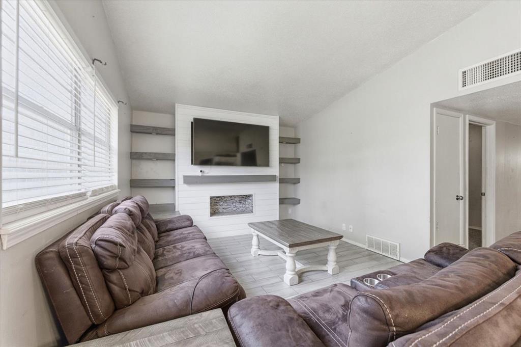 4809 Elmview Drive