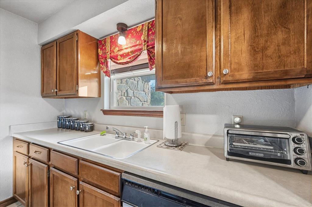 10203 Shadowview Drive