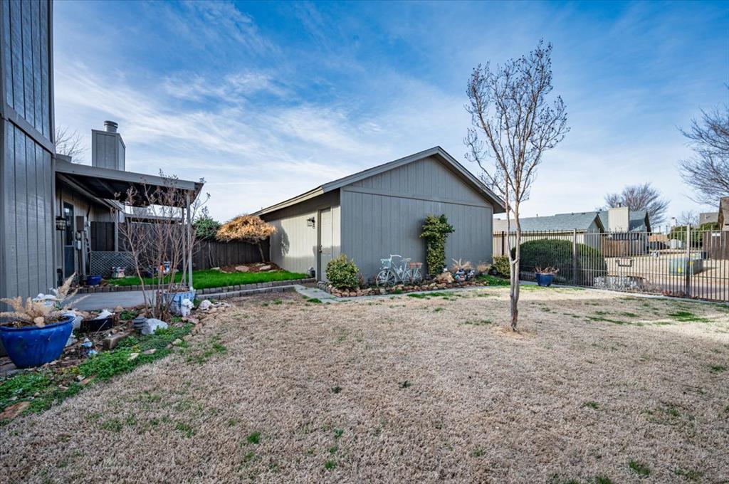 10201 Shadowview Drive