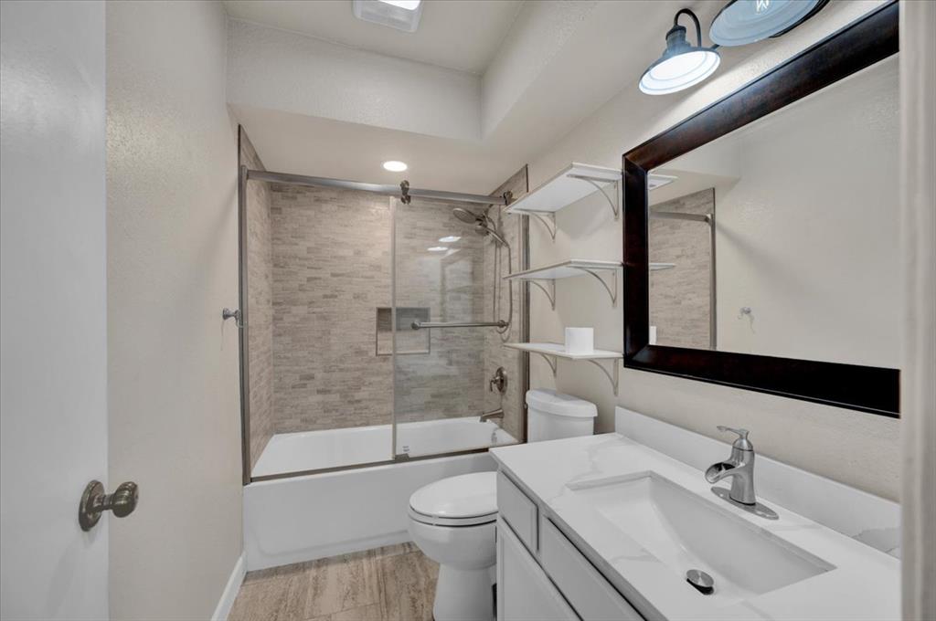 10201 Shadowview Drive