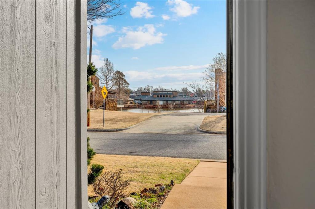 10201 Shadowview Drive