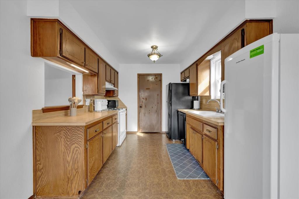 5009 Oak Manor Drive