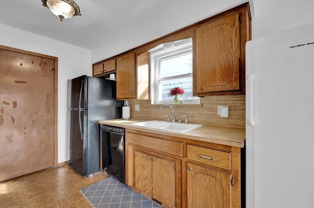 5009 Oak Manor Drive