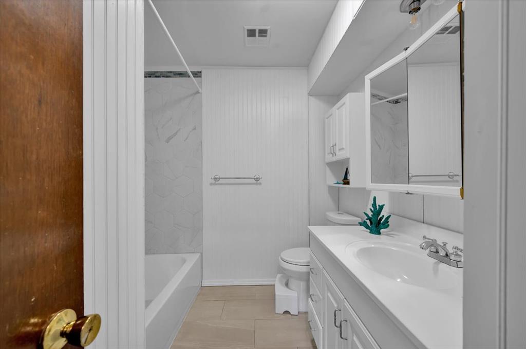 5009 Oak Manor Drive