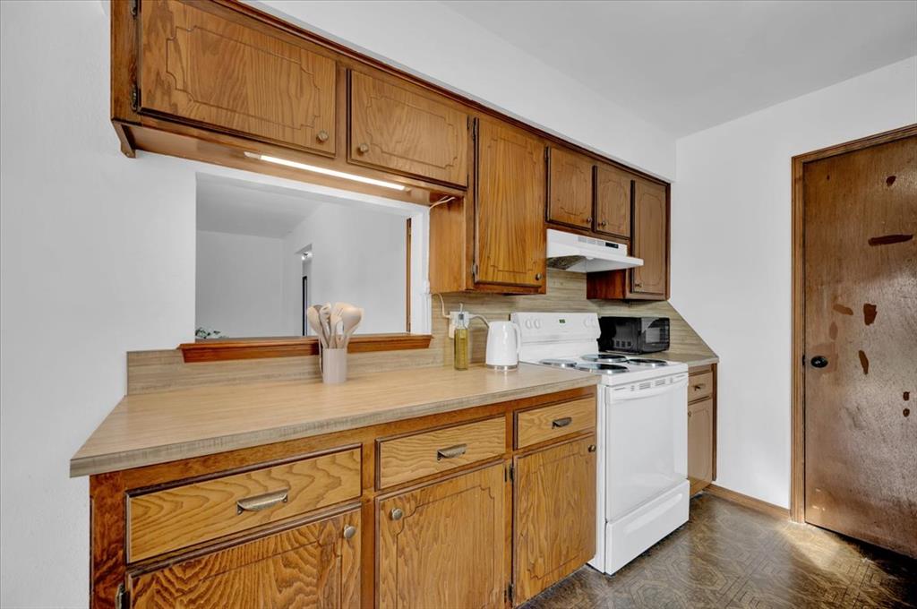 5009 Oak Manor Drive