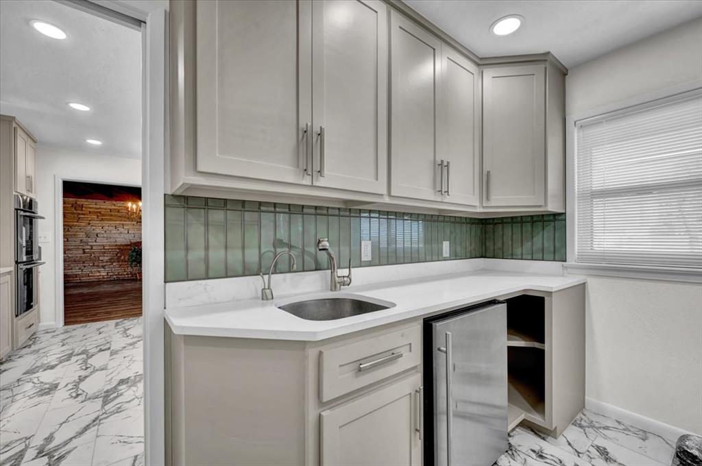 201 Burlingame Drive