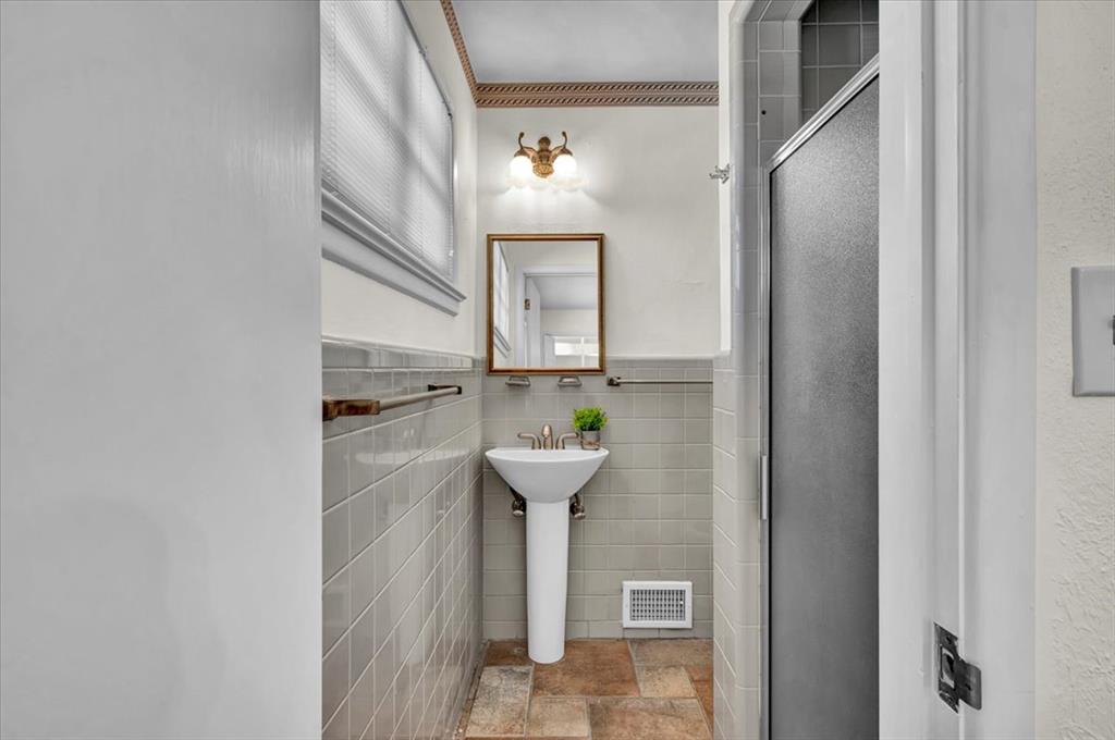 201 Burlingame Drive