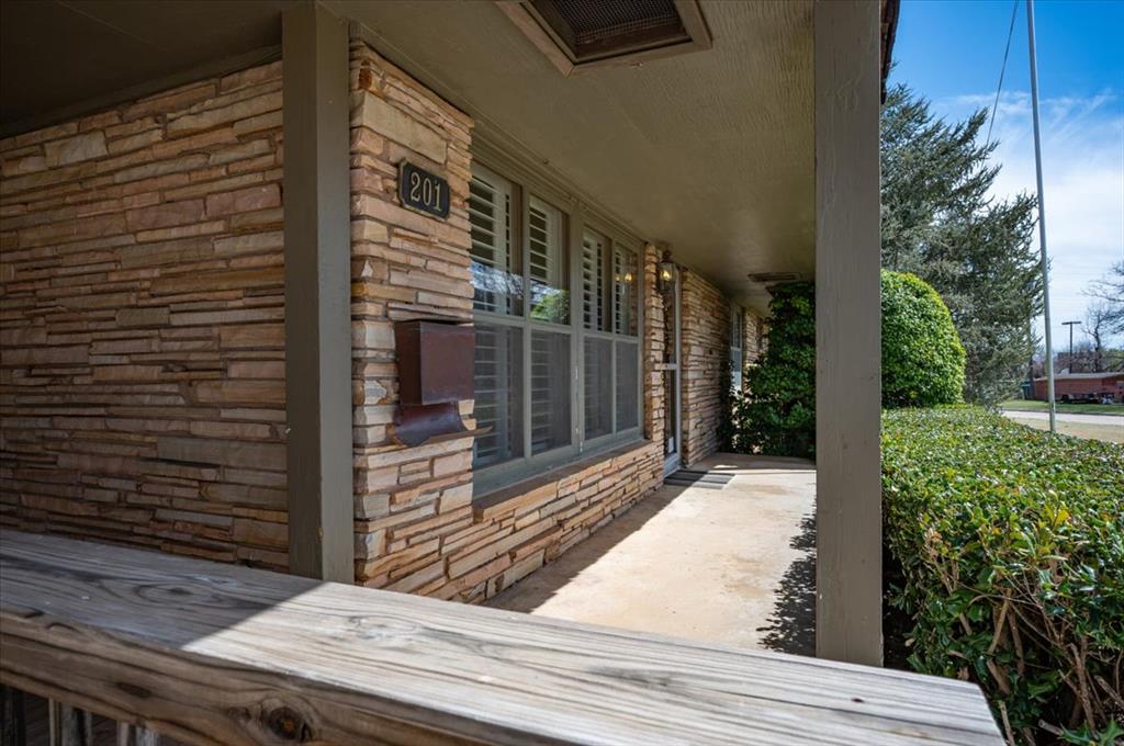 201 Burlingame Drive