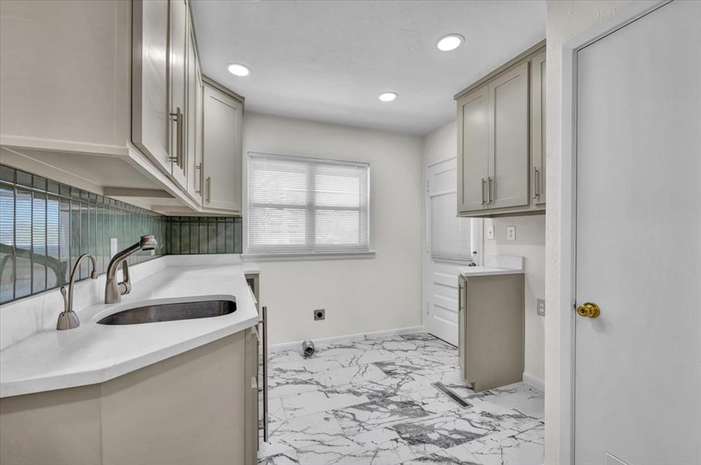 201 Burlingame Drive