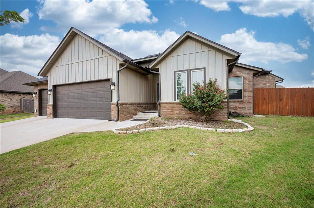8917 E Brian Lane