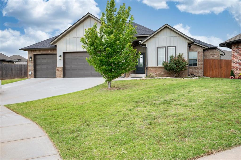 8917 E Brian Lane