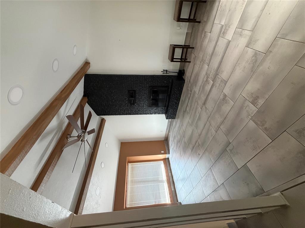 237 E Mohr Lane