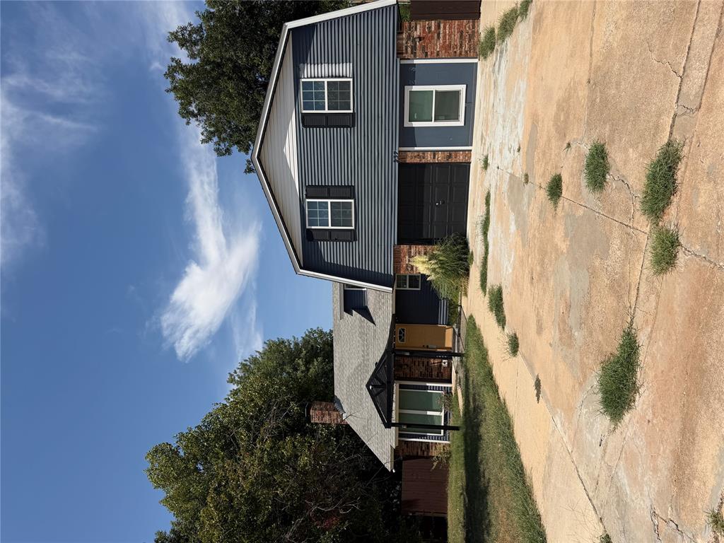 237 E Mohr Lane