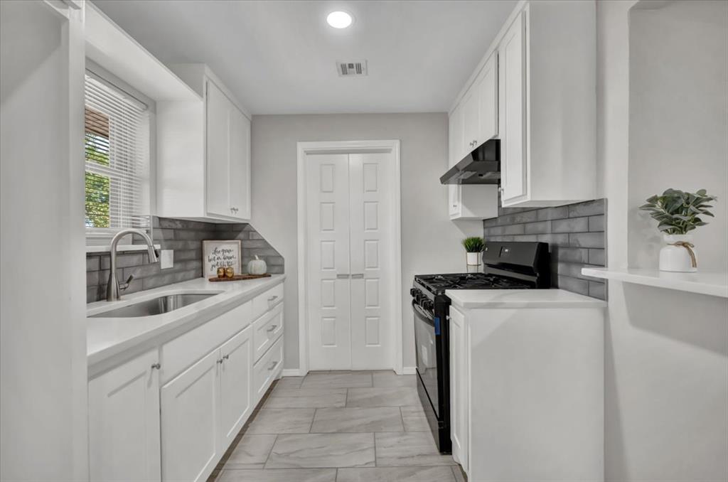1209 Lawton