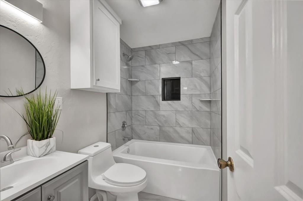 1209 Lawton