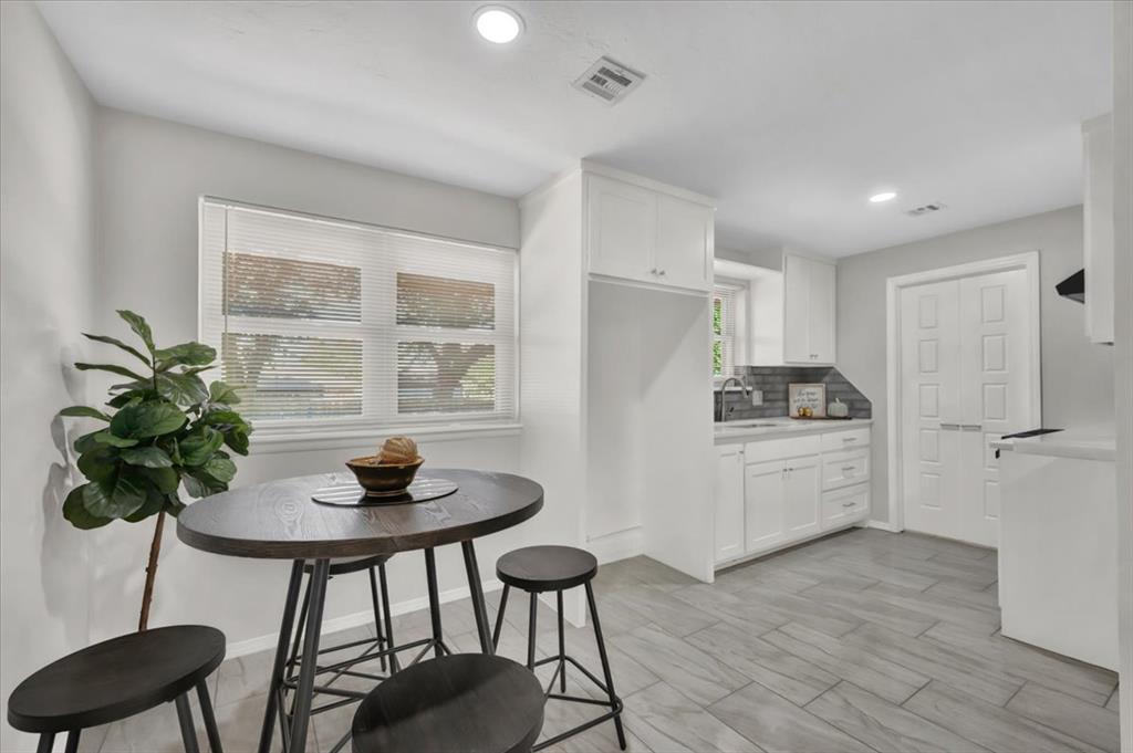 1209 Lawton