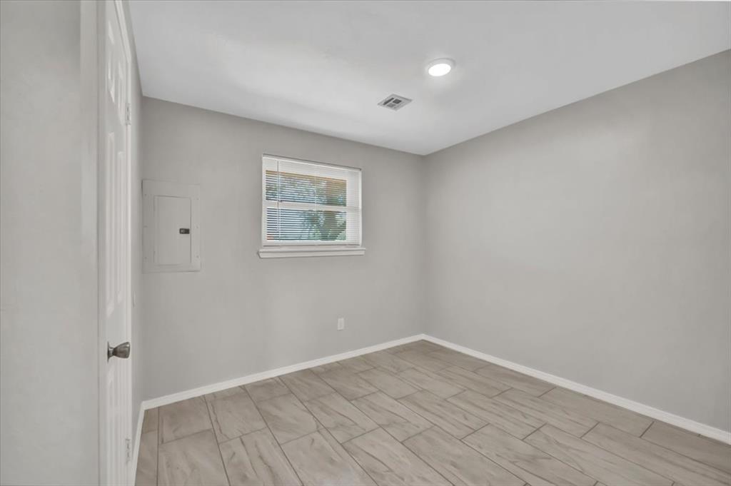 1209 Lawton
