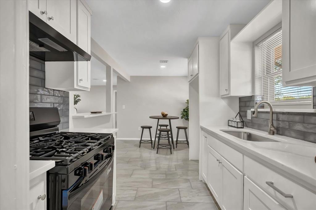 1209 Lawton