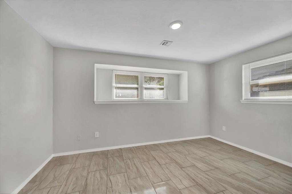 1209 Lawton